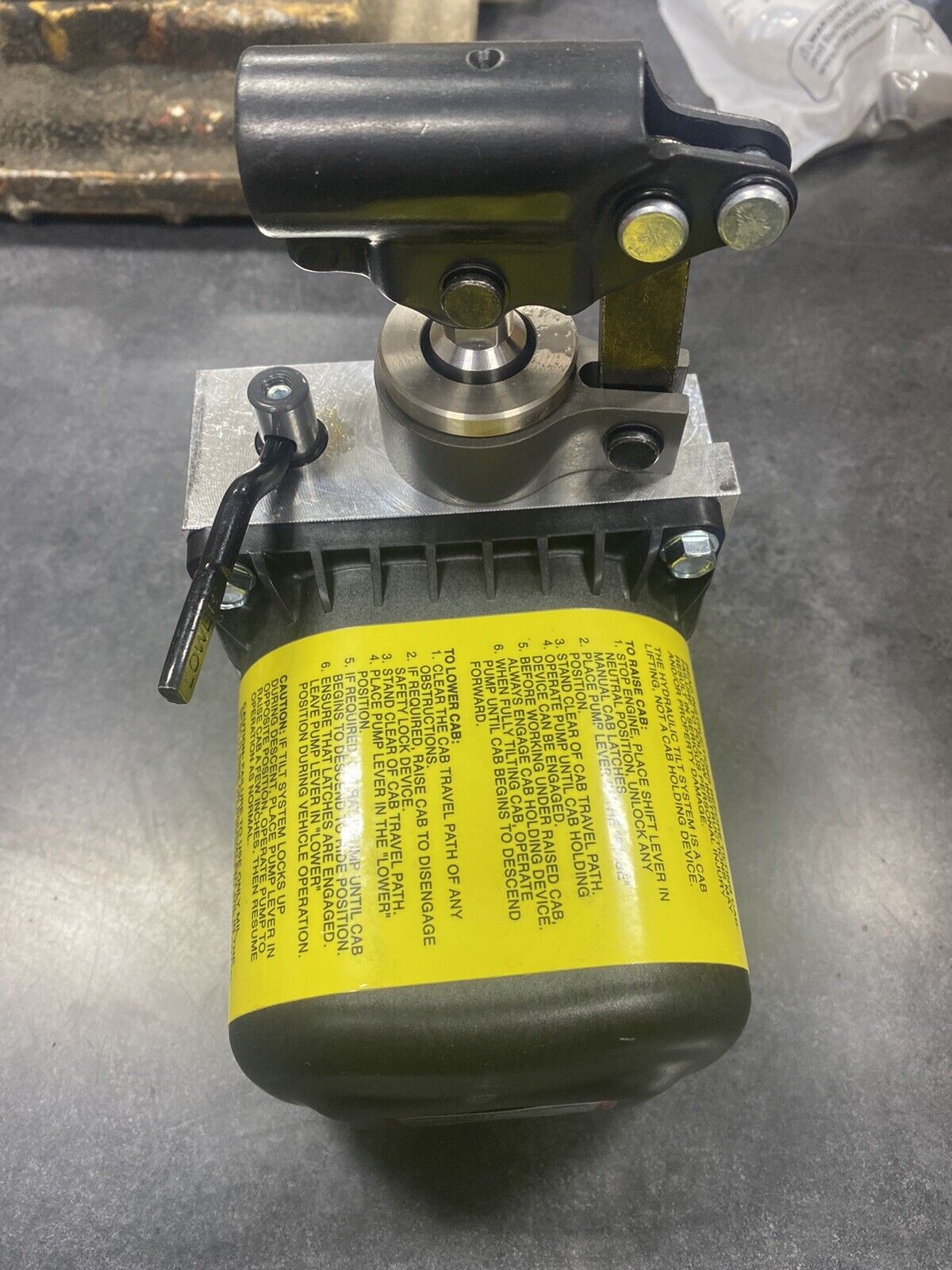 AUTOCAR HYDRAULIC PUMP 8181286 HP50044201 Power Packer Pump